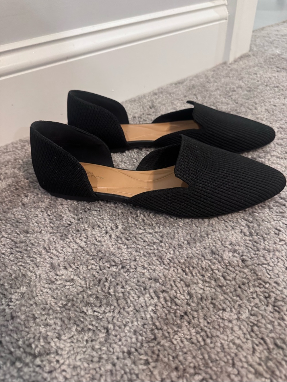 BCBGeneration Black Pointed Ribbed Flats - Picture 2 of 5